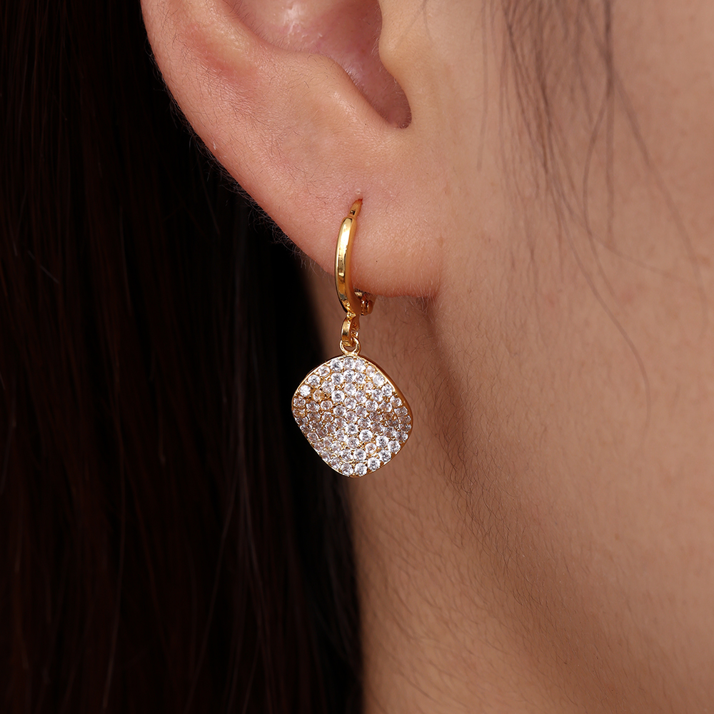  Curled Diamond Pie Gold-plated Earrings     