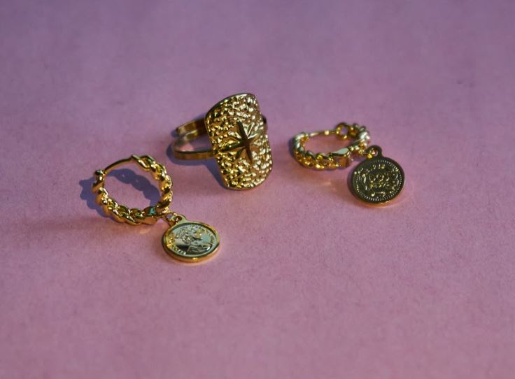 Elisabeth II Gold-plated earrings