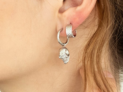 Skull stainless steel earring